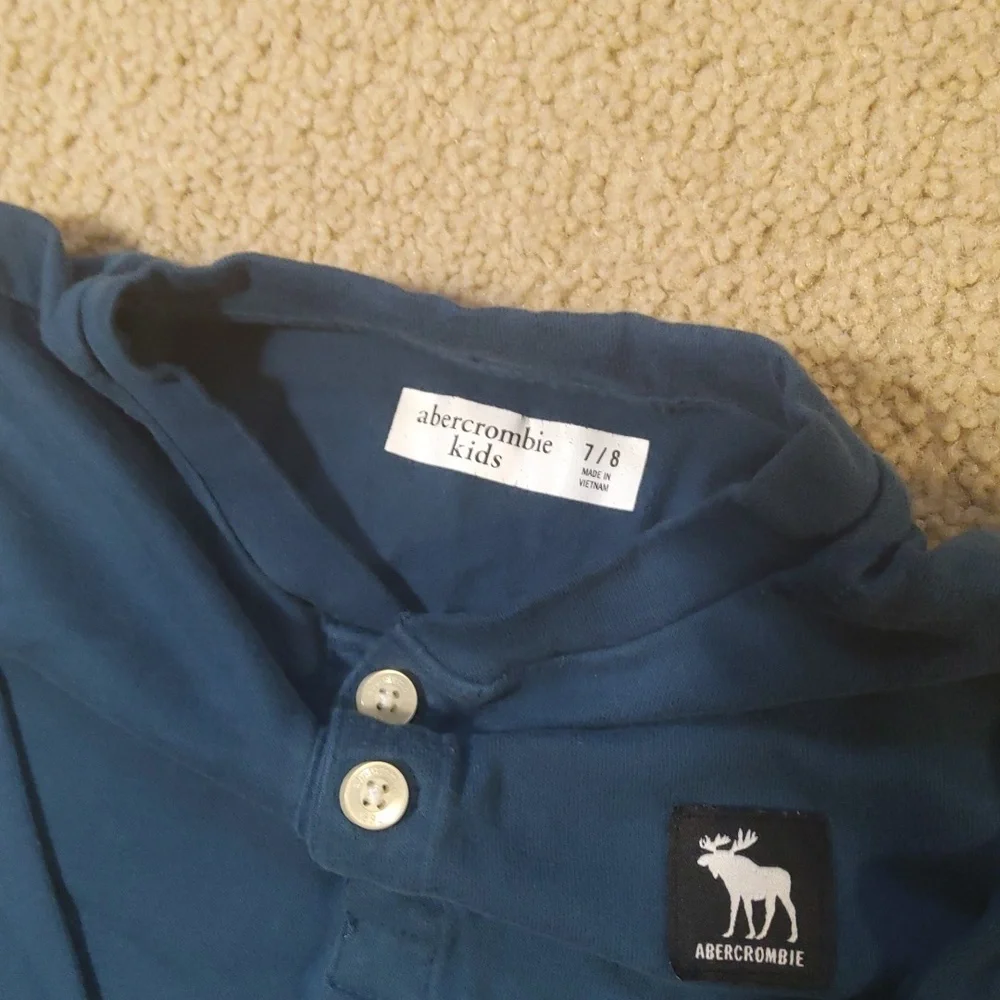 Abercrombie kids | Boy's Long Sleeve Henley T-Shirt Size 7/8 Washe… - Picture 2 of 5